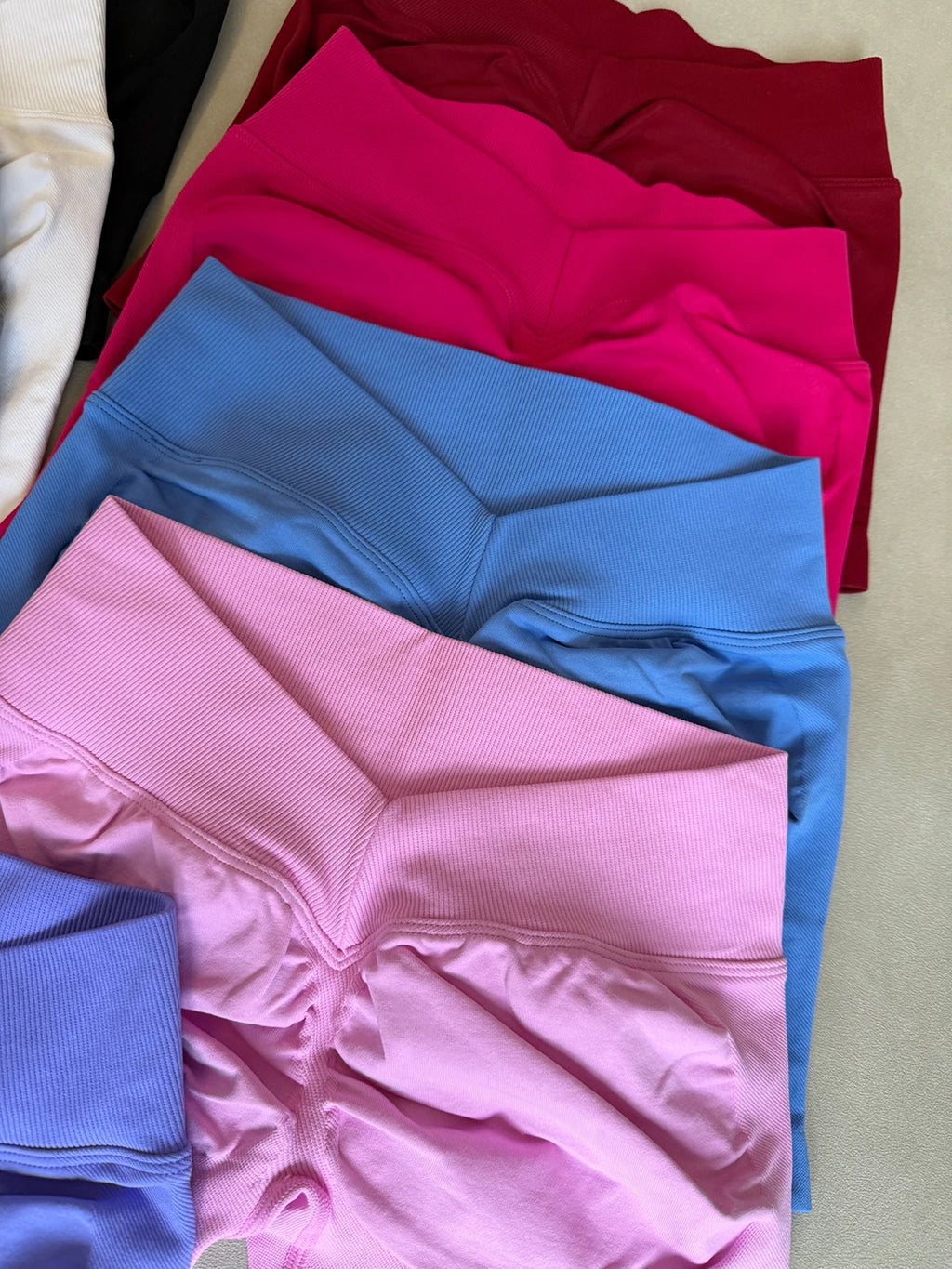 Back Scrunch Shorts Women Seamless V-Back Waist Line Scrunch Booty Shorts Fitness Workout Running Yoga Gym Shorts