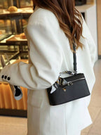ew genuine leather LP19 mobile phone handbag for women. Exclusive to women, with a luxurious design and compact and exquisite ap