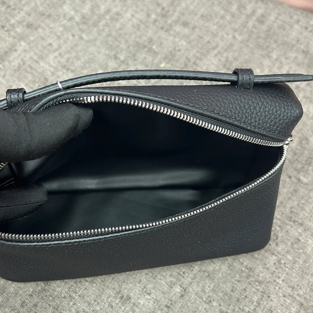 ew genuine leather LP19 mobile phone handbag for women. Exclusive to women, with a luxurious design and compact and exquisite ap