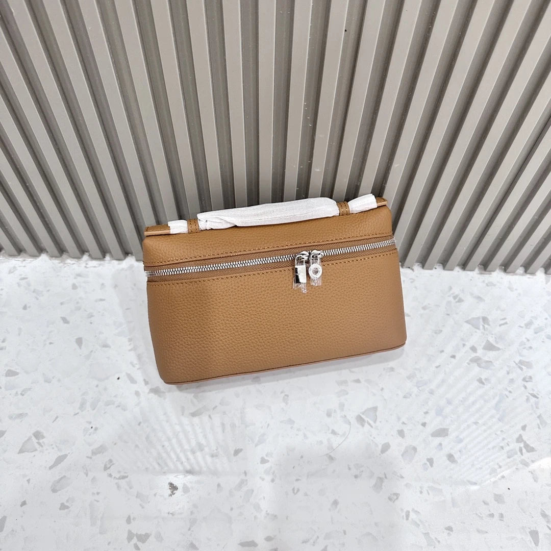 ew genuine leather LP19 mobile phone handbag for women. Exclusive to women, with a luxurious design and compact and exquisite ap