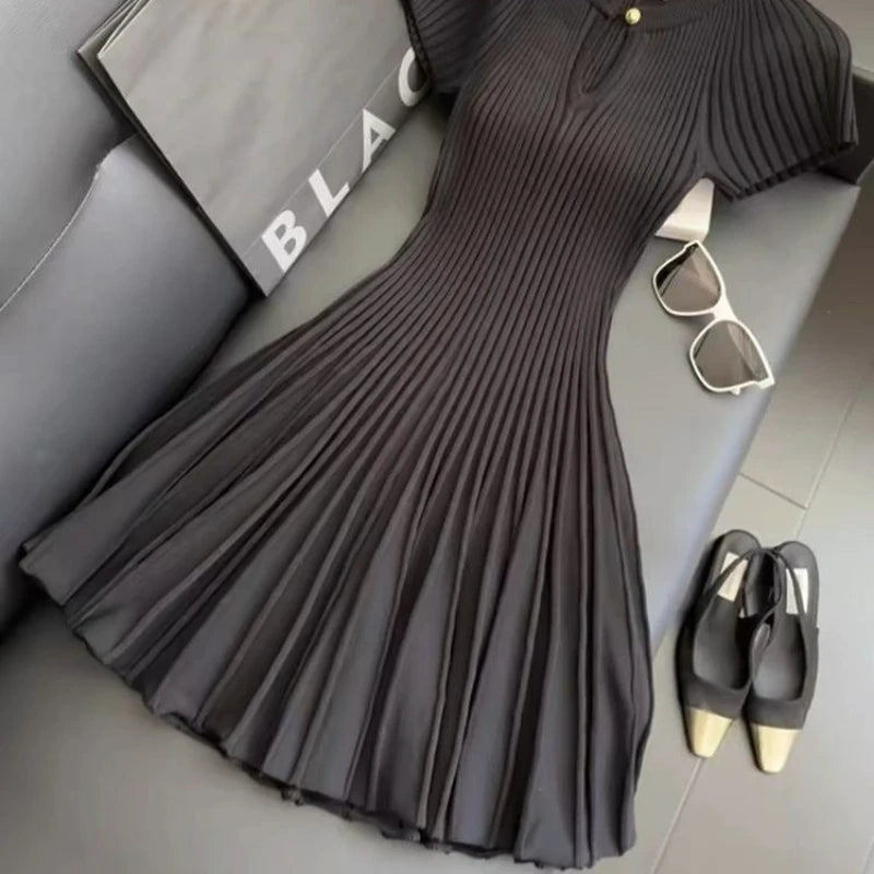New Black Knitted Dress Fashionable Elegant Style Exuding A Goddess-like Charm Slimming Form-fitting Dress with A Cinched Waist
