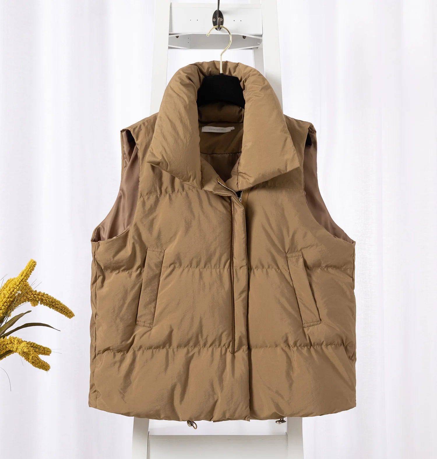 Women Fashion Autumn New 2024 Stand Collar Elegant Down Coats Warm Outerwear Casual Belt Sleeveless Winter Women Vests Jackets