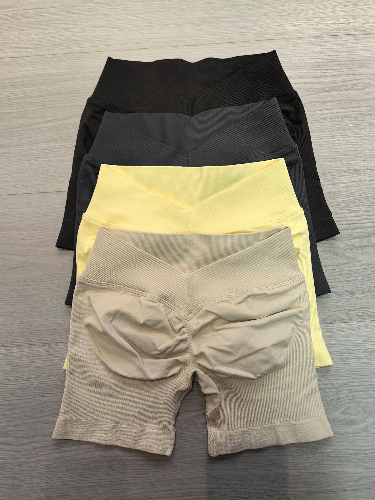 Back Scrunch Shorts Women Seamless V-Back Waist Line Scrunch Booty Shorts Fitness Workout Running Yoga Gym Shorts