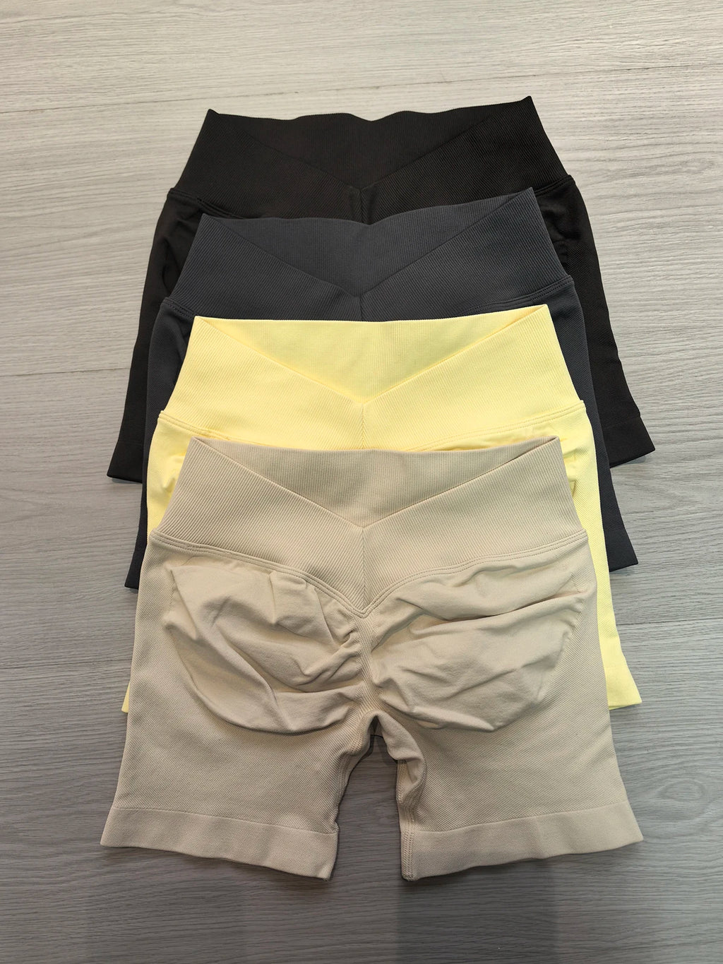 Back Scrunch Shorts Women Seamless V-Back Waist Line Scrunch Booty Shorts Fitness Workout Running Yoga Gym Shorts