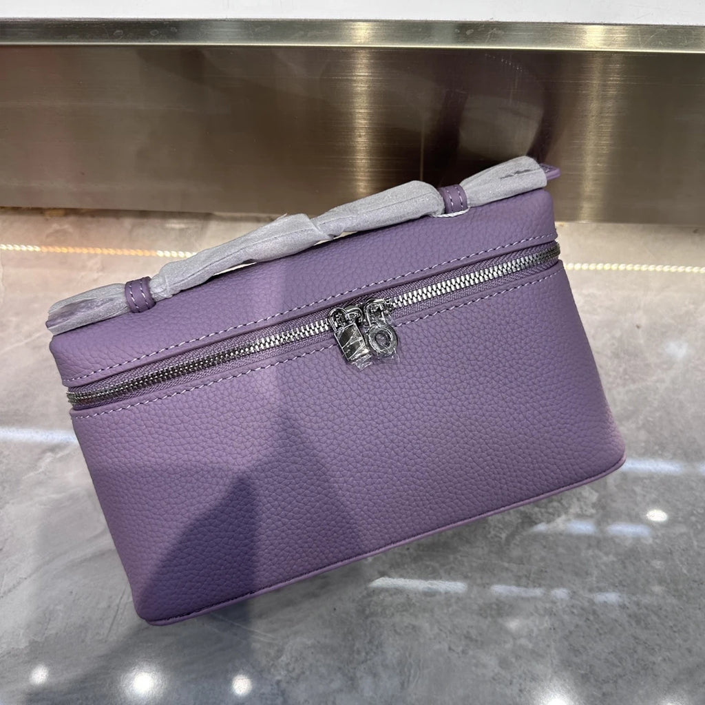 ew genuine leather LP19 mobile phone handbag for women. Exclusive to women, with a luxurious design and compact and exquisite ap